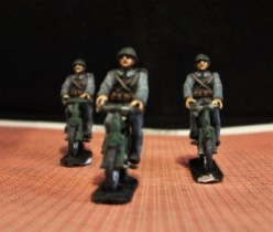 WWII Dutch Infantry Cyclists by Early War Miniatures.